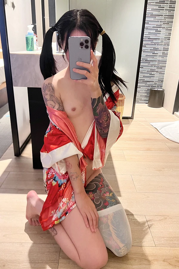 双马尾福利姬@小嫣不吃葱 尺度私拍合集