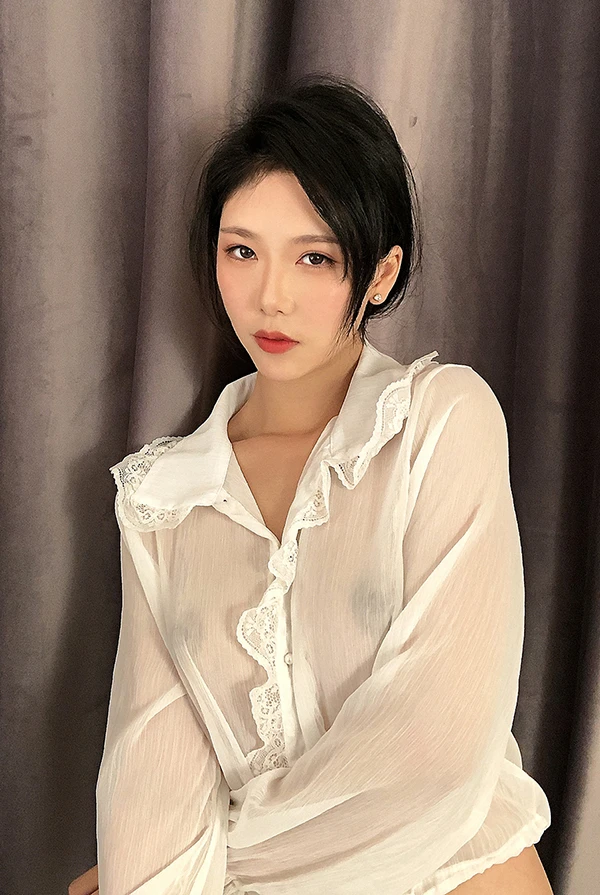 网红美女抖娘利世透视雪纺凸点若隐若现